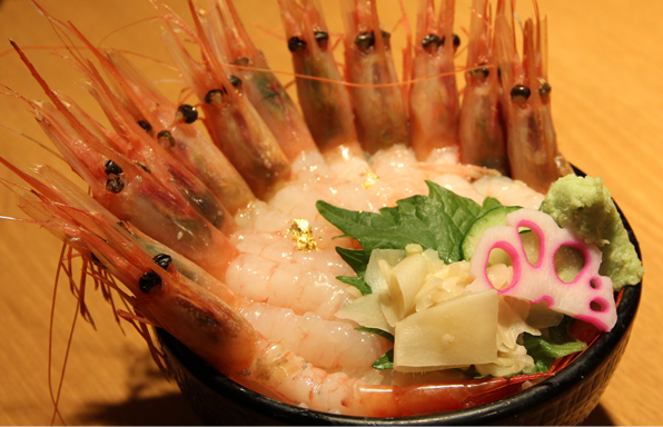 新鮮な甘えびを使った海鮮丼