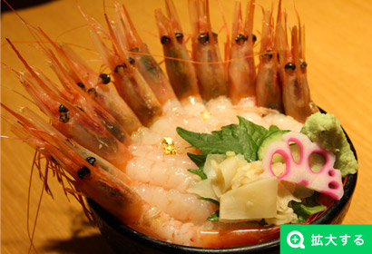 新鮮な甘えびを使った海鮮丼